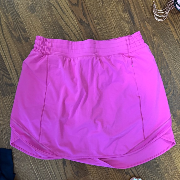 lululemon athletica Dresses & Skirts - Sonic Pink Lululemon Hotty Hot Tennis Skirt *FROM A DOG FRIENDLY HOME*
